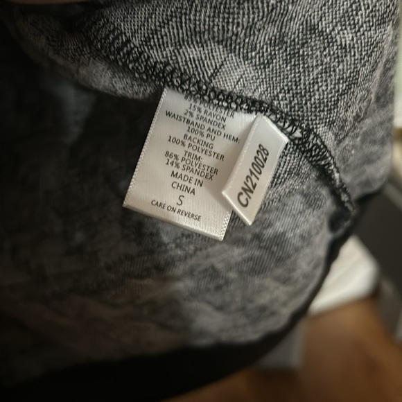 New York & Company Houndstooth Sheath Dress - Superflex NEW sz small - Picture 7 of 7